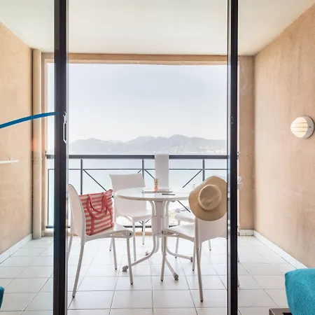 Pierre & Verrerie Aparthotel