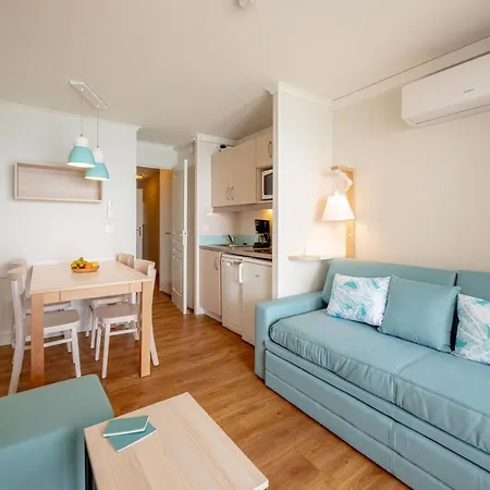 Pierre & Verrerie Aparthotel 3*