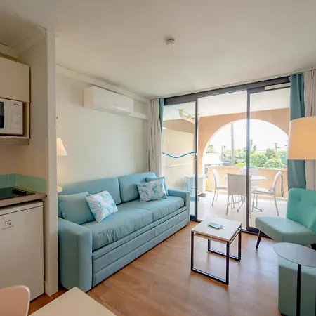 Pierre & Verrerie Aparthotel 3*