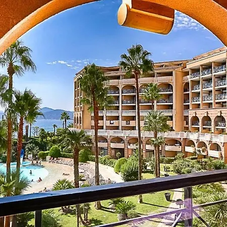 Aparthotel Pierre & Verrerie 3*